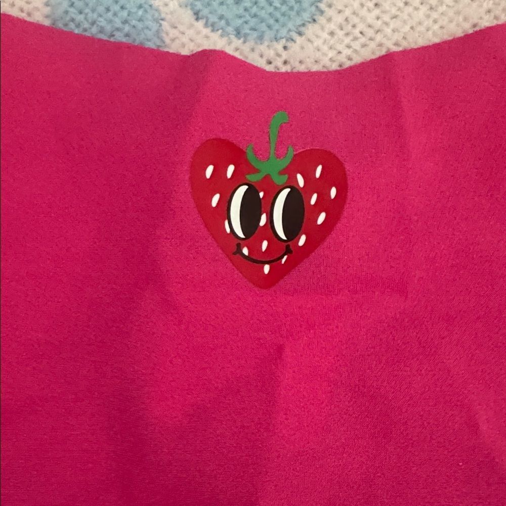 NWT SOLD OUT! VS RARE STYLE! XL *Enchanted Pink Strawberry* NO-SHOW THONG PANTY - Picture 2 of 7